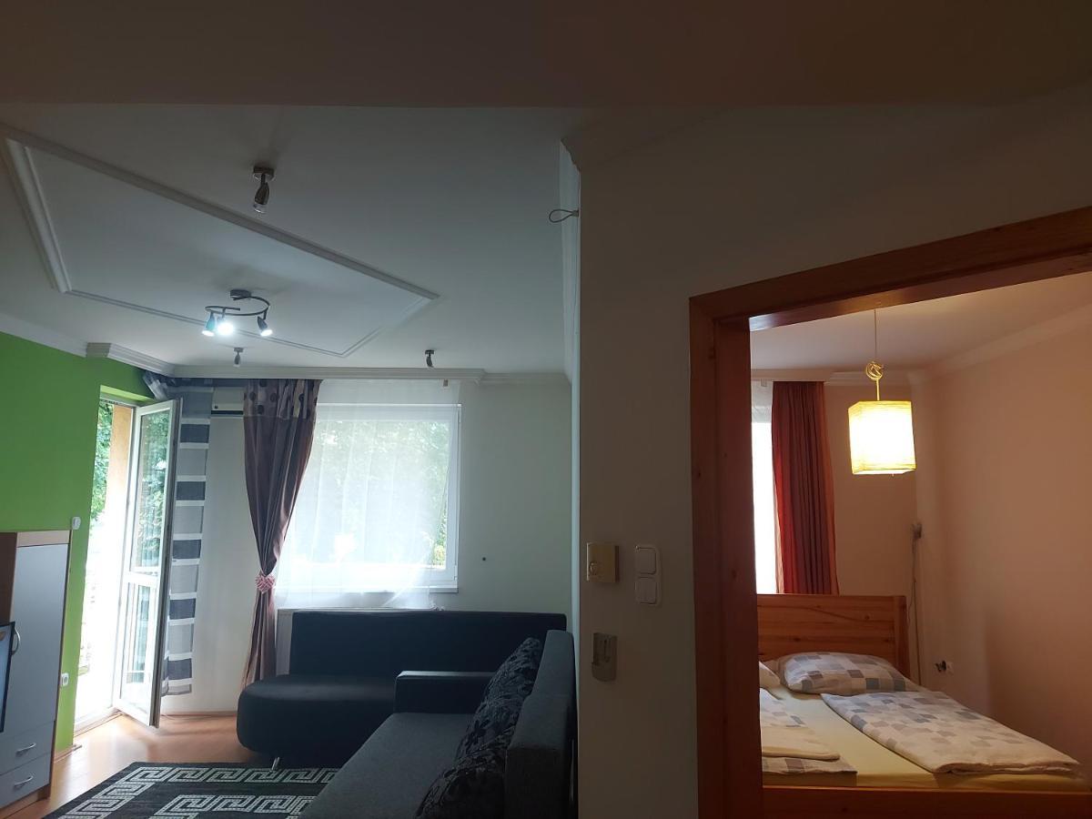 Lara Apartman Debreczyn Zewnętrze zdjęcie