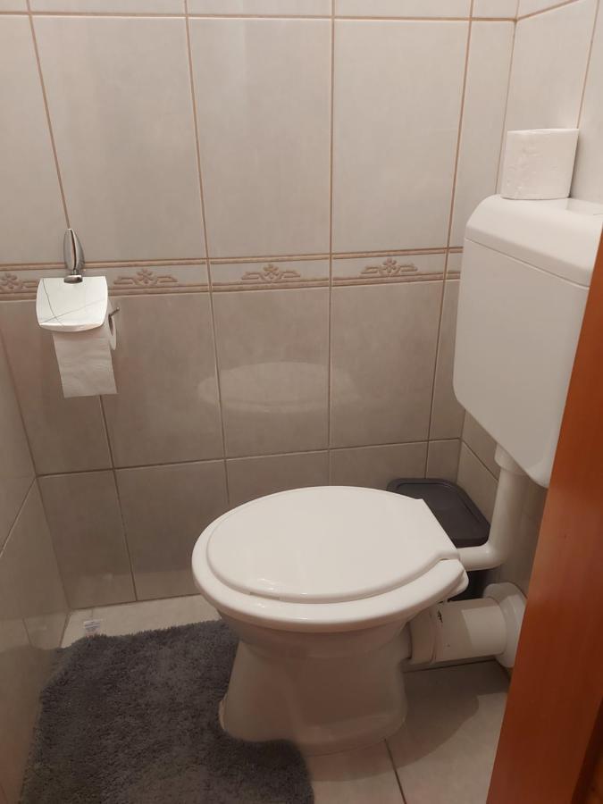 Lara Apartman Debreczyn Zewnętrze zdjęcie