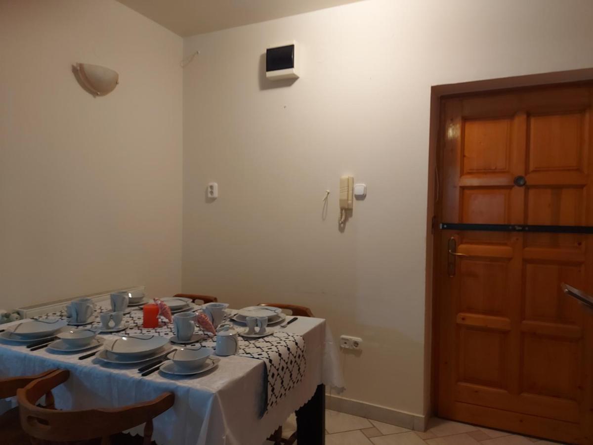 Lara Apartman Debreczyn Zewnętrze zdjęcie