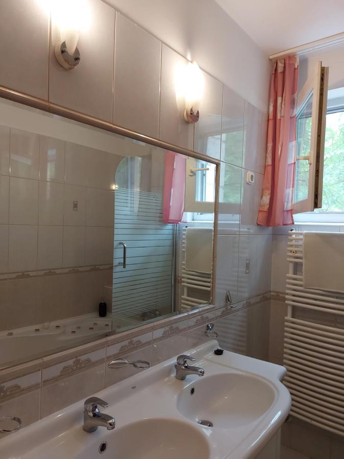 Lara Apartman Debreczyn Zewnętrze zdjęcie