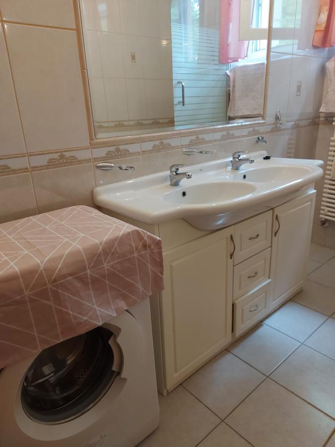 Lara Apartman Debreczyn Zewnętrze zdjęcie