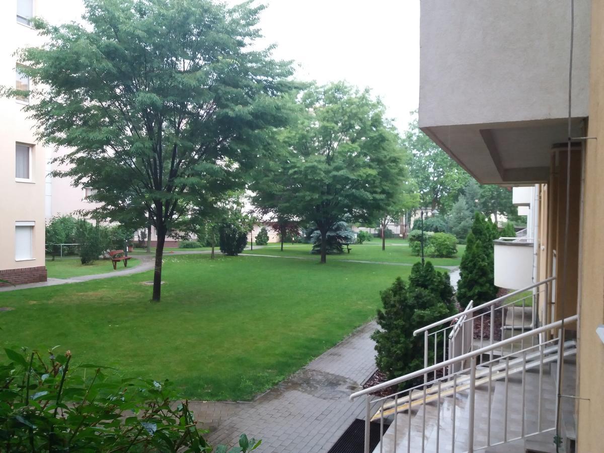 Lara Apartman Debreczyn Zewnętrze zdjęcie